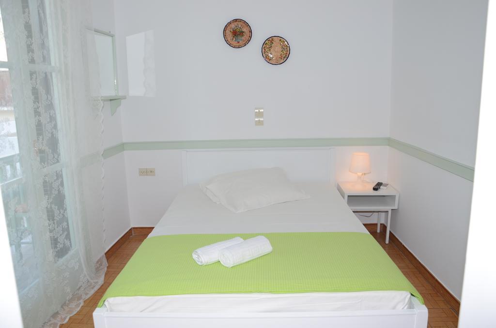 Aegli Rooms Tínos 部屋 写真