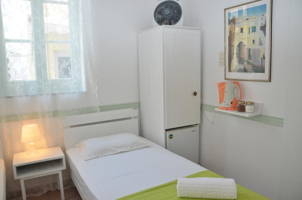 Aegli Rooms Tínos 部屋 写真